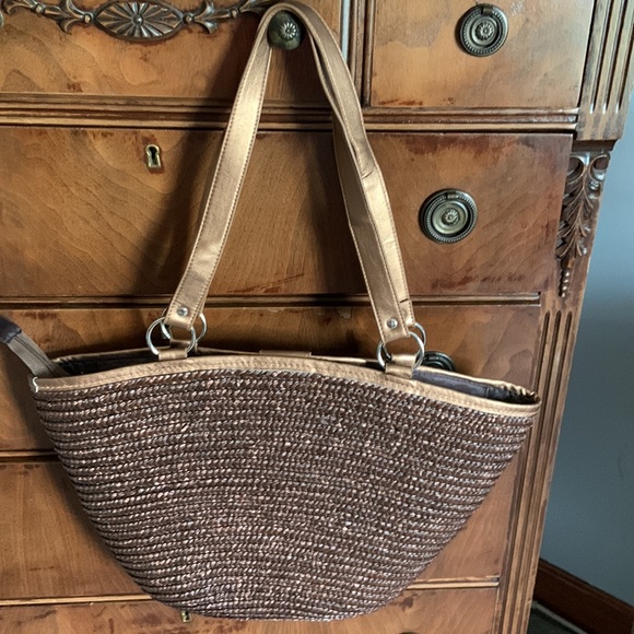 Straw type bag great for the beach - Picture 2 of 7